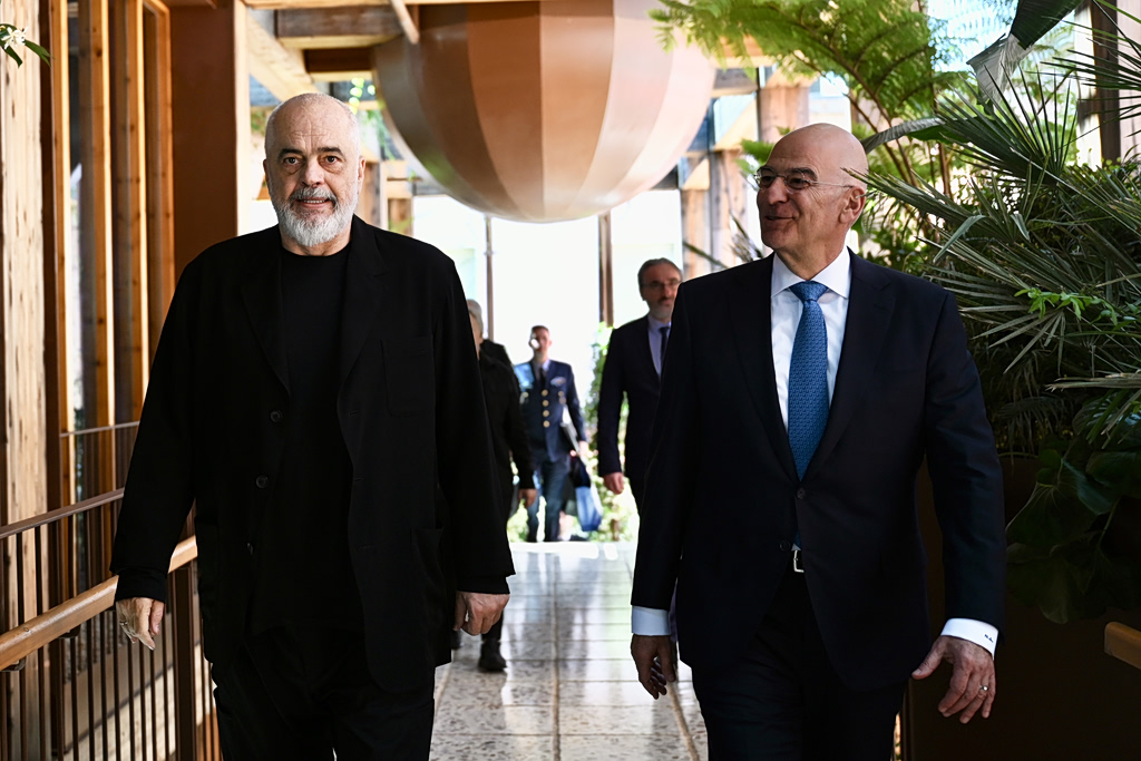 Επίσκεψη Δένδια στην Αλβανία: Η Εθνική Μειονότητα πυλώνας ειρήνης, ασφάλειας και προόδου για την περιοχή Επίσκεψη Δένδια στην Αλβανία: Η Εθνική Μειονότητα πυλώνας ειρήνης, ασφάλειας και προόδου για την περιοχή
