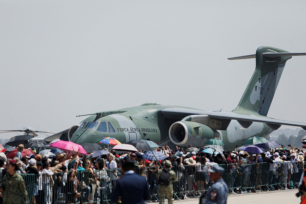 Βραζιλιάνικα τζετ στη θέση των C-130 Βραζιλιάνικα τζετ στη θέση των C-130