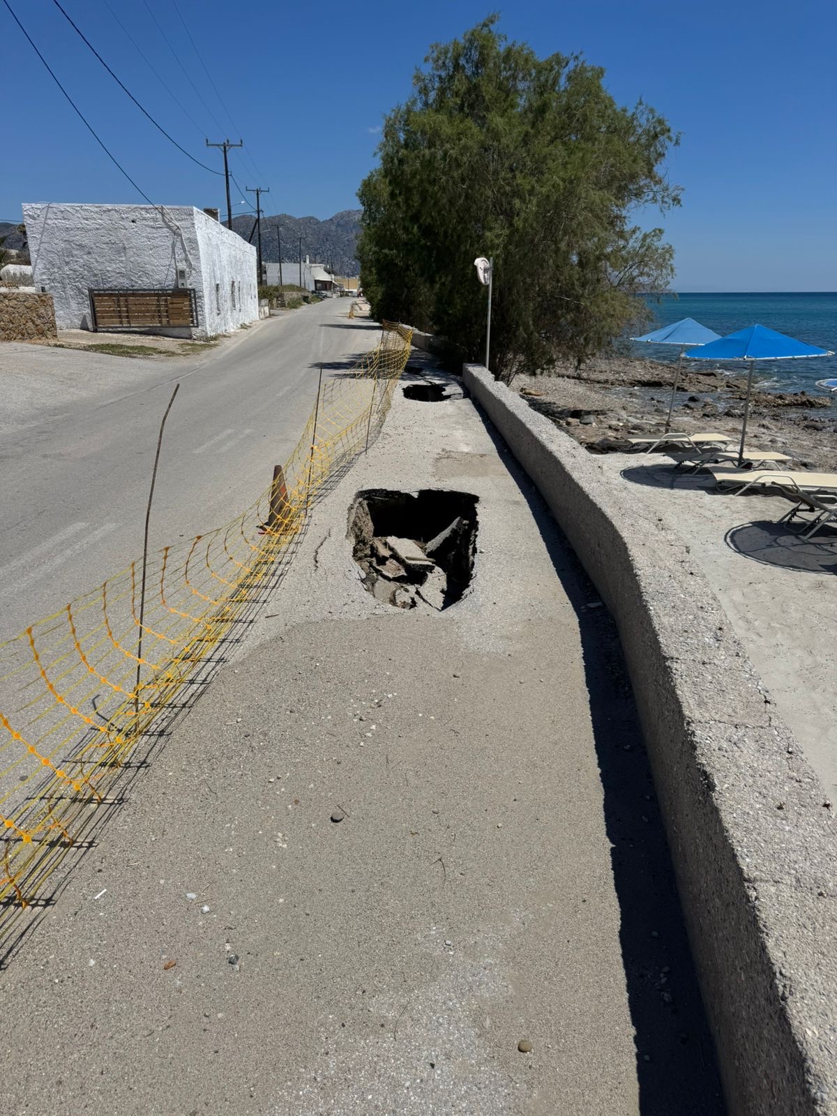 Η σεζόν ξεκίνησε, αλλά όχι στην Καρδάμαινα – Εικόνες εγκατάλειψης στο παραλιακό μέτωπο (photo)