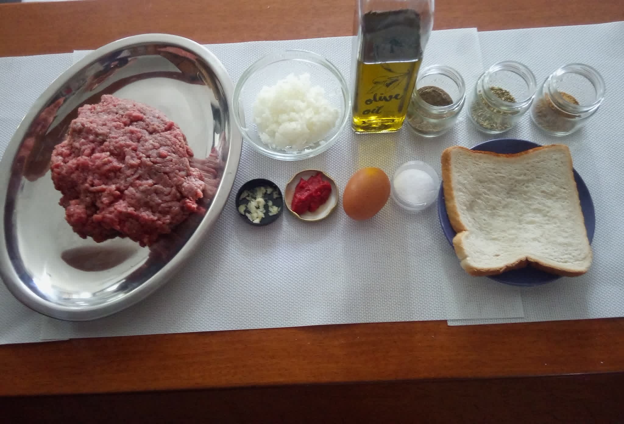 Γεύσεις με Έκφραση! Σουτζουκάκια Σμυρναίκα με πιλάφι!
