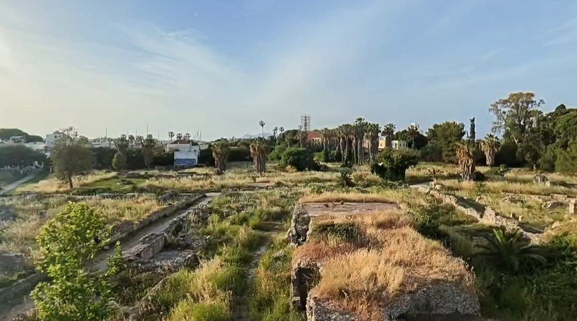 Αποκαρδιωτική εικόνα στους Αρχαιολογικούς Θησαυρούς της Κω: Σκουπίδια και αδιαφορία «πνίγουν» την ιστορία μας (Photos & Video)
