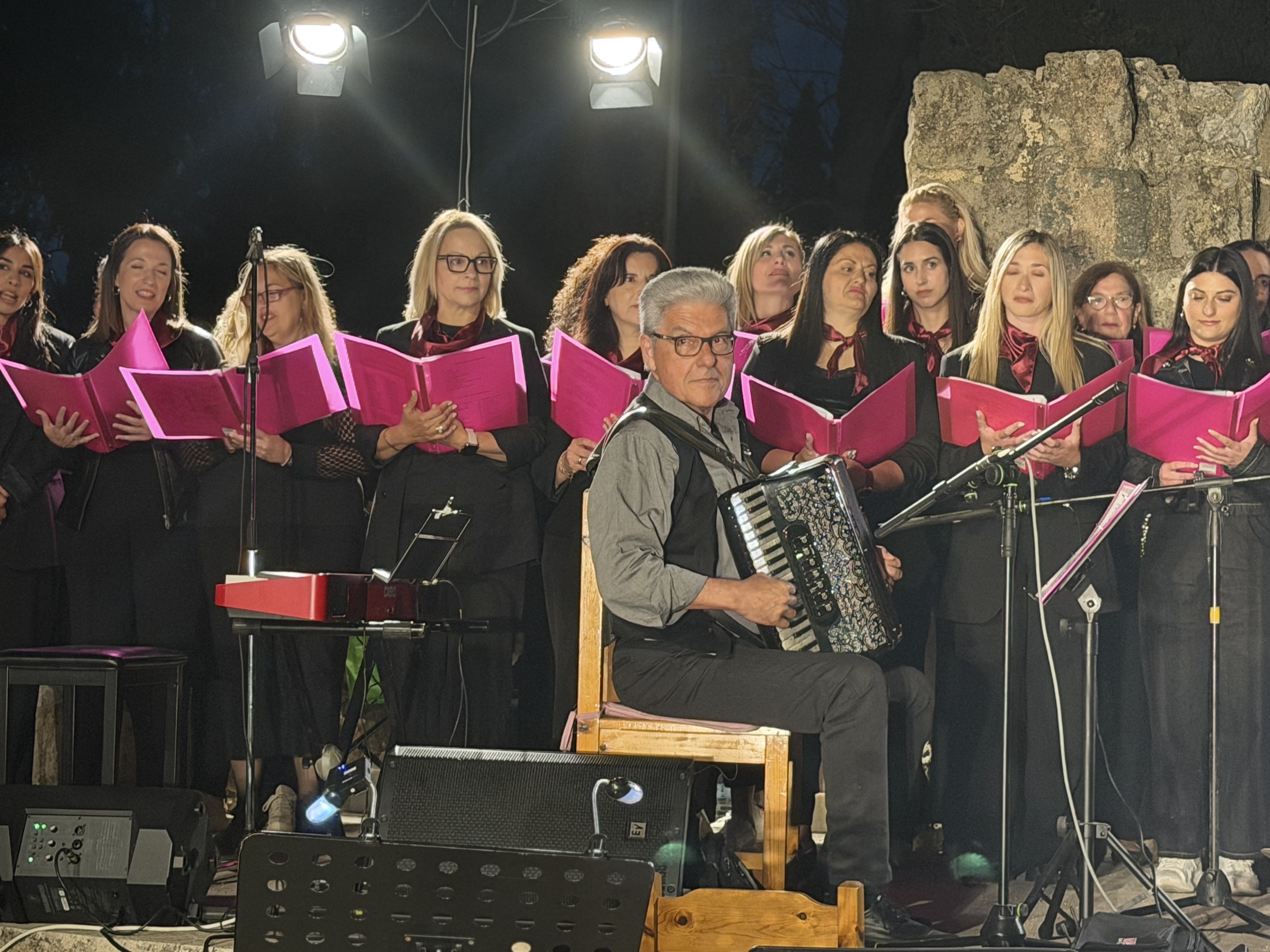 Μουσική πανδαισία στο Ρωμαϊκό Ωδείο Κω – Μια μαγική συνάντηση δωδεκανησιακών συνόλων