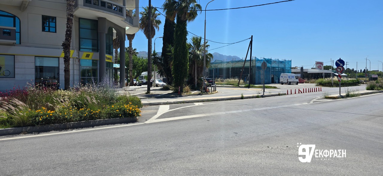 «Παγίδα» ορατότητας στον κόμβο της Τράπεζας Πειραιώς – Κίνδυνος ατυχημάτων λόγω έλλειψης καθαρισμού (Photos