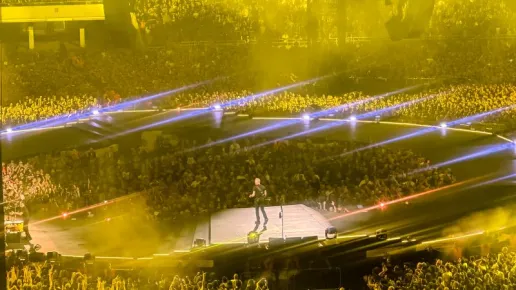 Ιστορική «έκρηξη» στο ΟΑΚΑ: Οι Metallica παρέδωσαν μαθήματα rock μεγαλείου μπροστά σε 85.000 θεατές (Photos & Video)