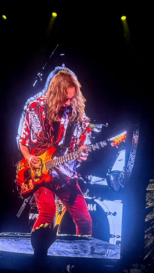 Ιστορική «έκρηξη» στο ΟΑΚΑ: Οι Metallica παρέδωσαν μαθήματα rock μεγαλείου μπροστά σε 85.000 θεατές (Photos & Video)