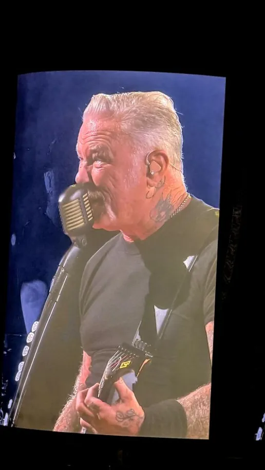 Ιστορική «έκρηξη» στο ΟΑΚΑ: Οι Metallica παρέδωσαν μαθήματα rock μεγαλείου μπροστά σε 85.000 θεατές (Photos & Video)