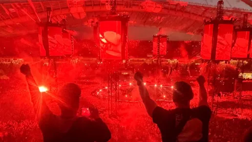 Ιστορική «έκρηξη» στο ΟΑΚΑ: Οι Metallica παρέδωσαν μαθήματα rock μεγαλείου μπροστά σε 85.000 θεατές (Photos & Video)
