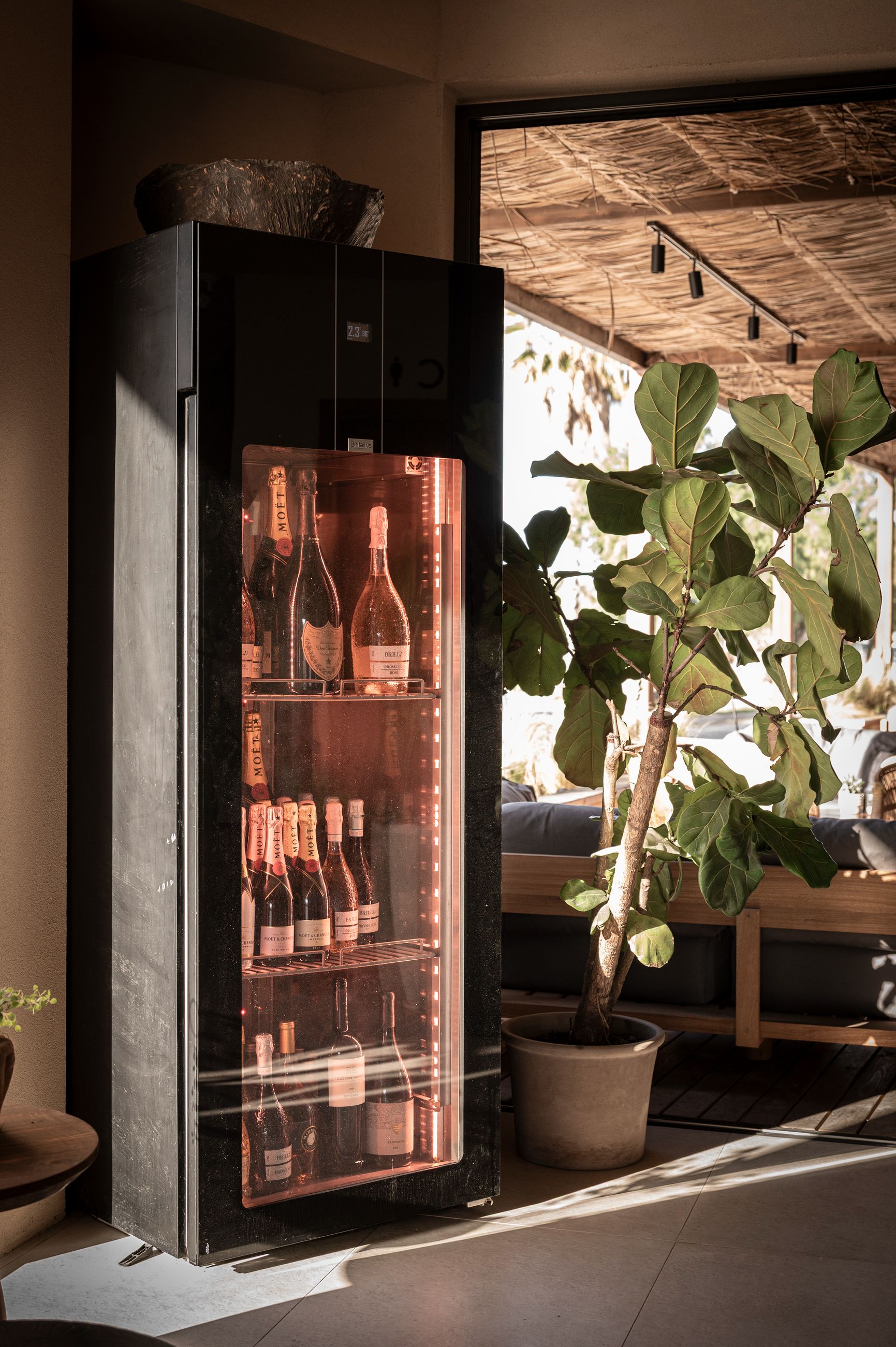 Paron Beach Restaurant: Ζώντας το απόλυτο μεσογειακό «παρόν» στο κοσμοπολίτικο Τιγκάκι!