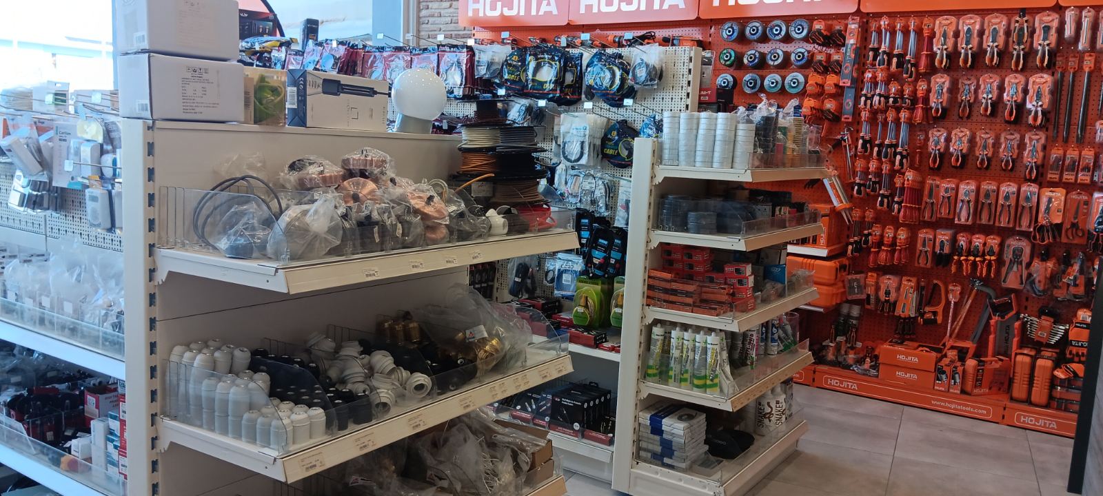 Φωτίστε τον κόσμο σας με την υπογραφή “Ορφανουδάκης” !