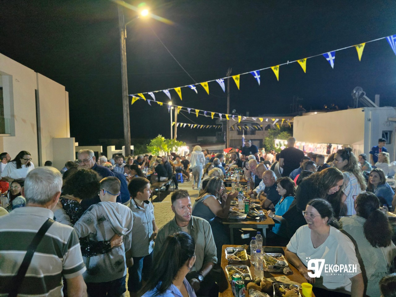 Κοσμοσυρροή στο πανηγύρι των Αγίων Πάντων στο Παραδείσι – Κατάνυξη, κέφι και μουσική τα χαρακτηριστικά της βραδιάς (Φωτο)