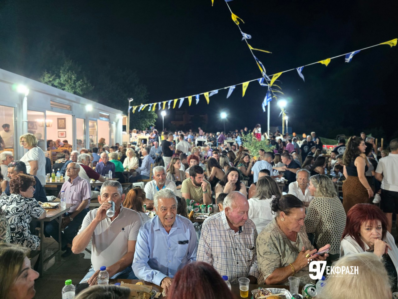 Κοσμοσυρροή στο πανηγύρι των Αγίων Πάντων στο Παραδείσι – Κατάνυξη, κέφι και μουσική τα χαρακτηριστικά της βραδιάς (Φωτο)