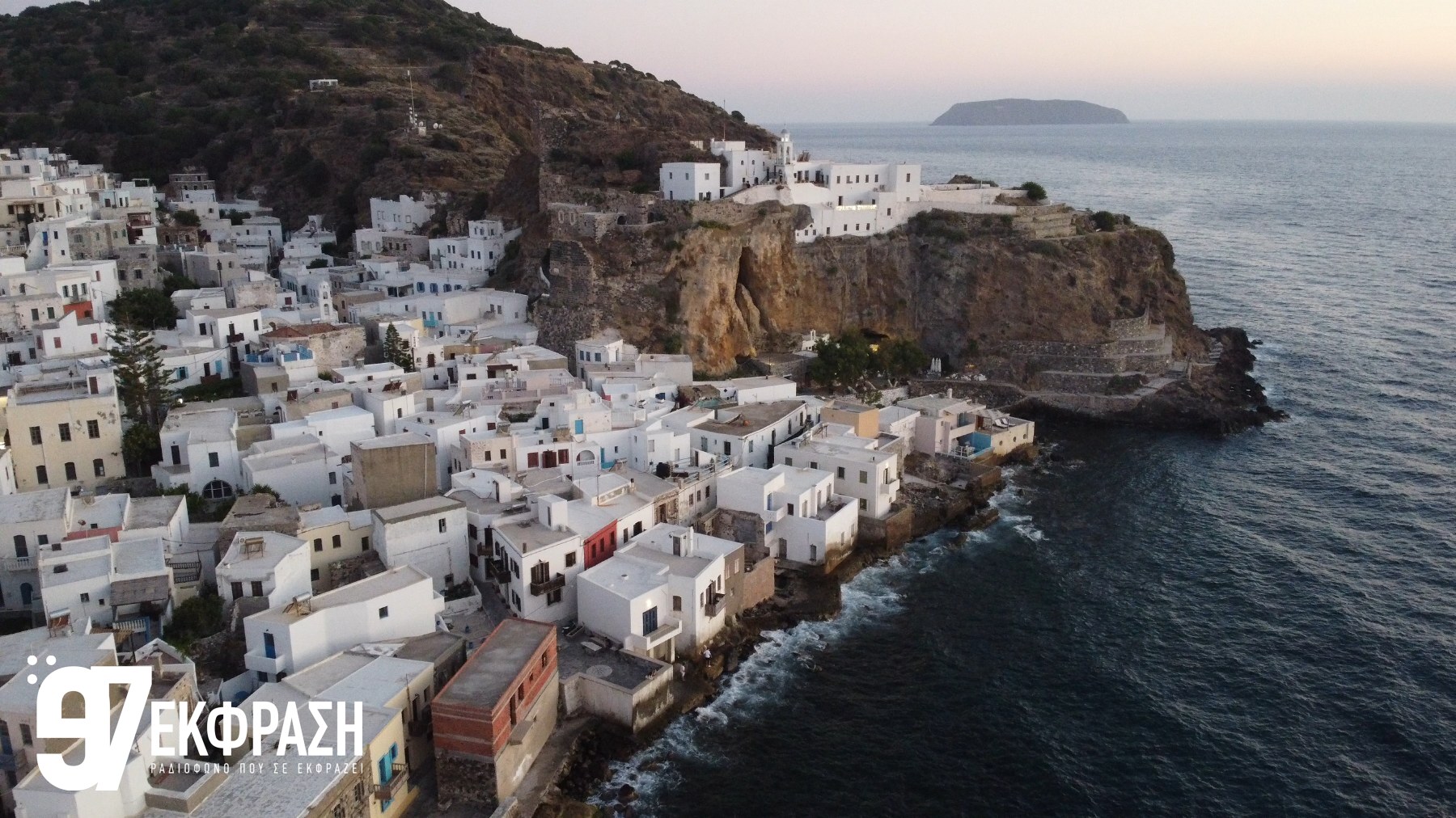 Με λαμπρότητα τιμήθηκε ο Άγιος Νικήτας στη Νίσυρο: Πλήθος πιστών στην περιφορά και το παραδοσιακό πανηγύρι (Φωτορεπορτάζ του Ε97)