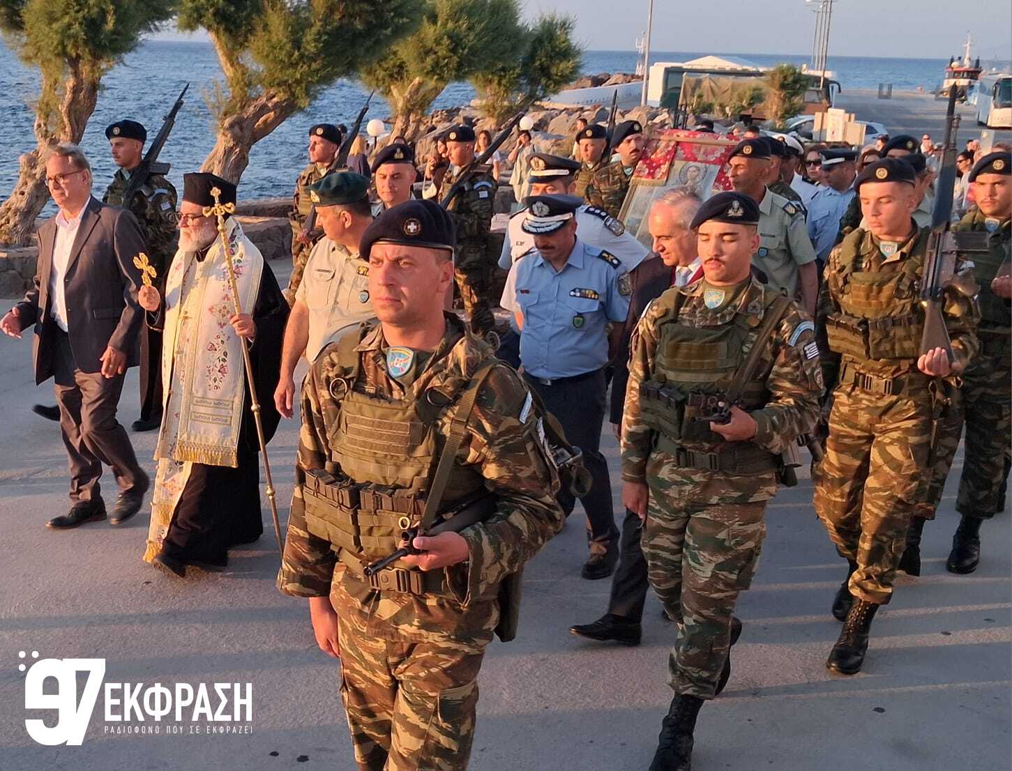 Με λαμπρότητα τιμήθηκε ο Άγιος Νικήτας στη Νίσυρο: Πλήθος πιστών στην περιφορά και το παραδοσιακό πανηγύρι (Φωτορεπορτάζ του Ε97)