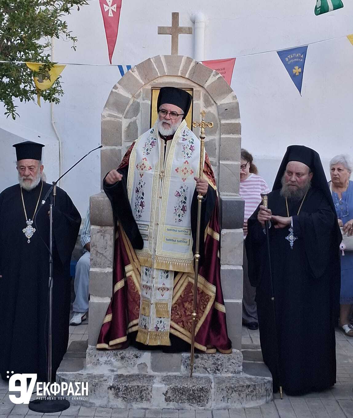 Με λαμπρότητα τιμήθηκε ο Άγιος Νικήτας στη Νίσυρο: Πλήθος πιστών στην περιφορά και το παραδοσιακό πανηγύρι (Φωτορεπορτάζ του Ε97)