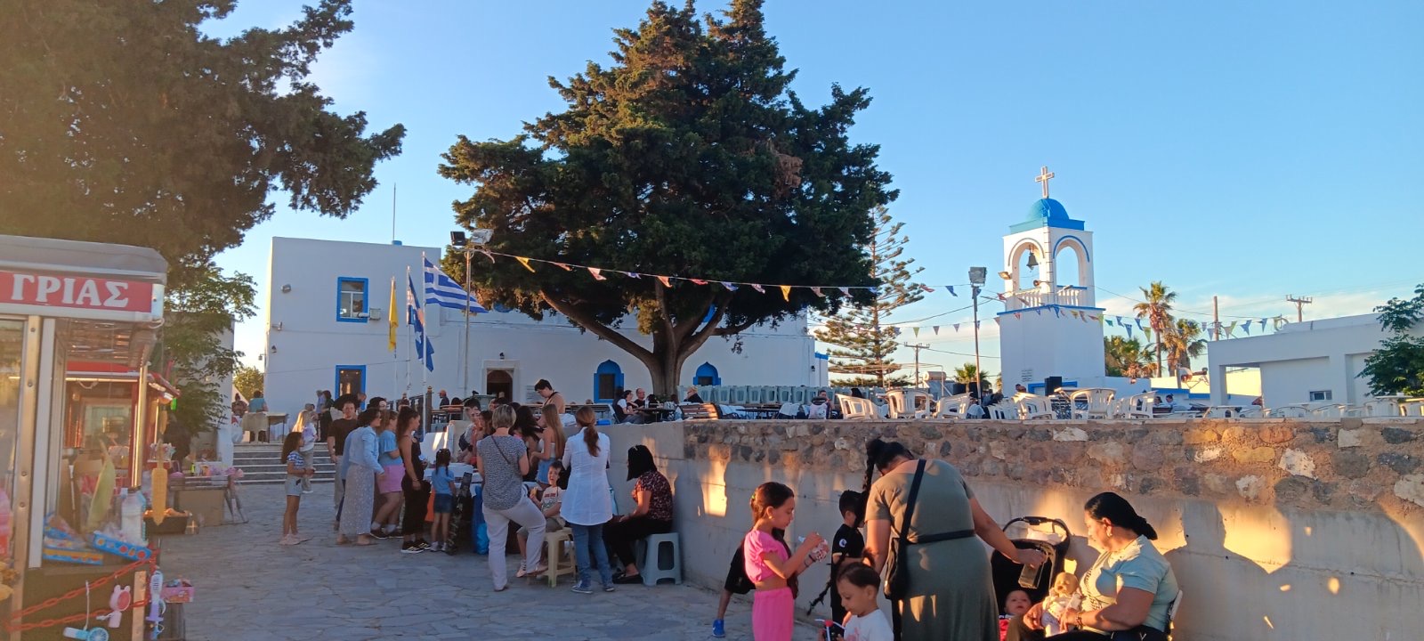 Μεγάλη επιτυχία και αθρόα προσέλευση στο πανηγύρι της Αγίας Τριάδας στην Αντιμάχεια (photos)