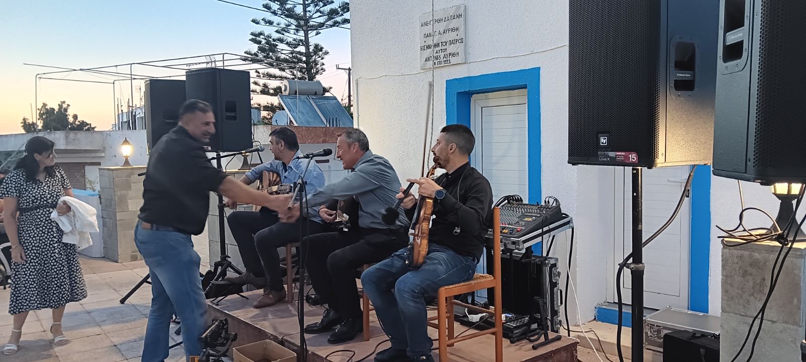 Μεγάλη επιτυχία και αθρόα προσέλευση στο πανηγύρι της Αγίας Τριάδας στην Αντιμάχεια (photos)