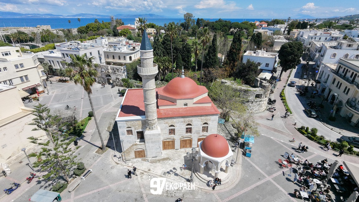 «Αναγεννημένο» κόσμημα ο ιστορικό Τέμενος Ντεφτερντάρ επέστρεψε στην Πλατεία Ελευθερίας (Photos & Video) «Αναγεννημένο» κόσμημα ο ιστορικό Τέμενος Ντεφτερντάρ επέστρεψε στην Πλατεία Ελευθερίας (Photos & Video)