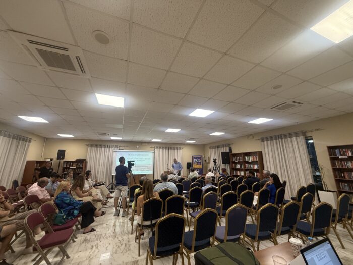 Με χαμηλή προσέλευση ο απολογισμός πεπραγμένων της Δημοτικής Αρχής – «Έλαμψε» δια της απουσίας της η Αντιπολίτευση