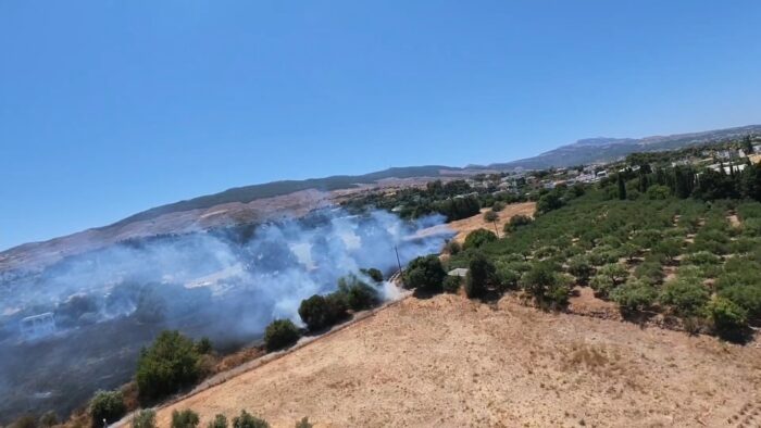 Συναγερμός στην Κω: Δυνατή φωτιά στο Ψαλίδι δίπλα σε ξενοδοχείο – Μάχη της πυροσβεστικής με τις φλόγες και τον χρόνο (Photo)