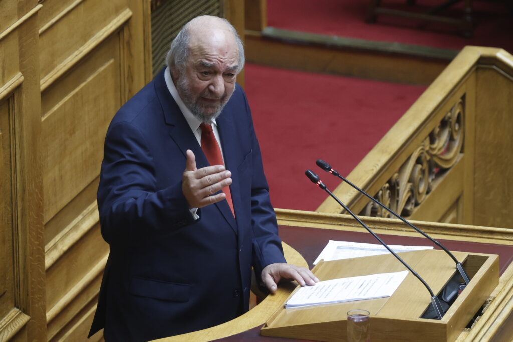 Νικητιάδης κατά Άδωνι: «Έκλεισαν χειρουργεία και αιμοκάθαρση για έργο μόλις 55.000 ευρώ» Γ. Νικητιάδης: Στη Βουλή η αναστολή λειτουργιών στο Νοσοκομείο Καλύμνου λόγω ακαταλληλότητας του νερού