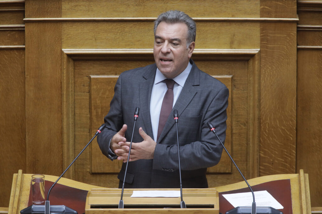 ΜΑΝΟΣ ΚΟΝΣΟΛΑΣ: «Συγγενείς ατόμων με αναπηρία θα μπορούν να εργάζονται ως προσωπικοί βοηθοί, μόνο σε νησιωτικούς δήμους κάτω των 5.000 κατοίκων» ΜΑΝΟΣ ΚΟΝΣΟΛΑΣ: «Συγγενείς ατόμων με αναπηρία θα μπορούν να εργάζονται ως προσωπικοί βοηθοί, μόνο σε νησιωτικούς δήμους κάτω των 5.000 κατοίκων»