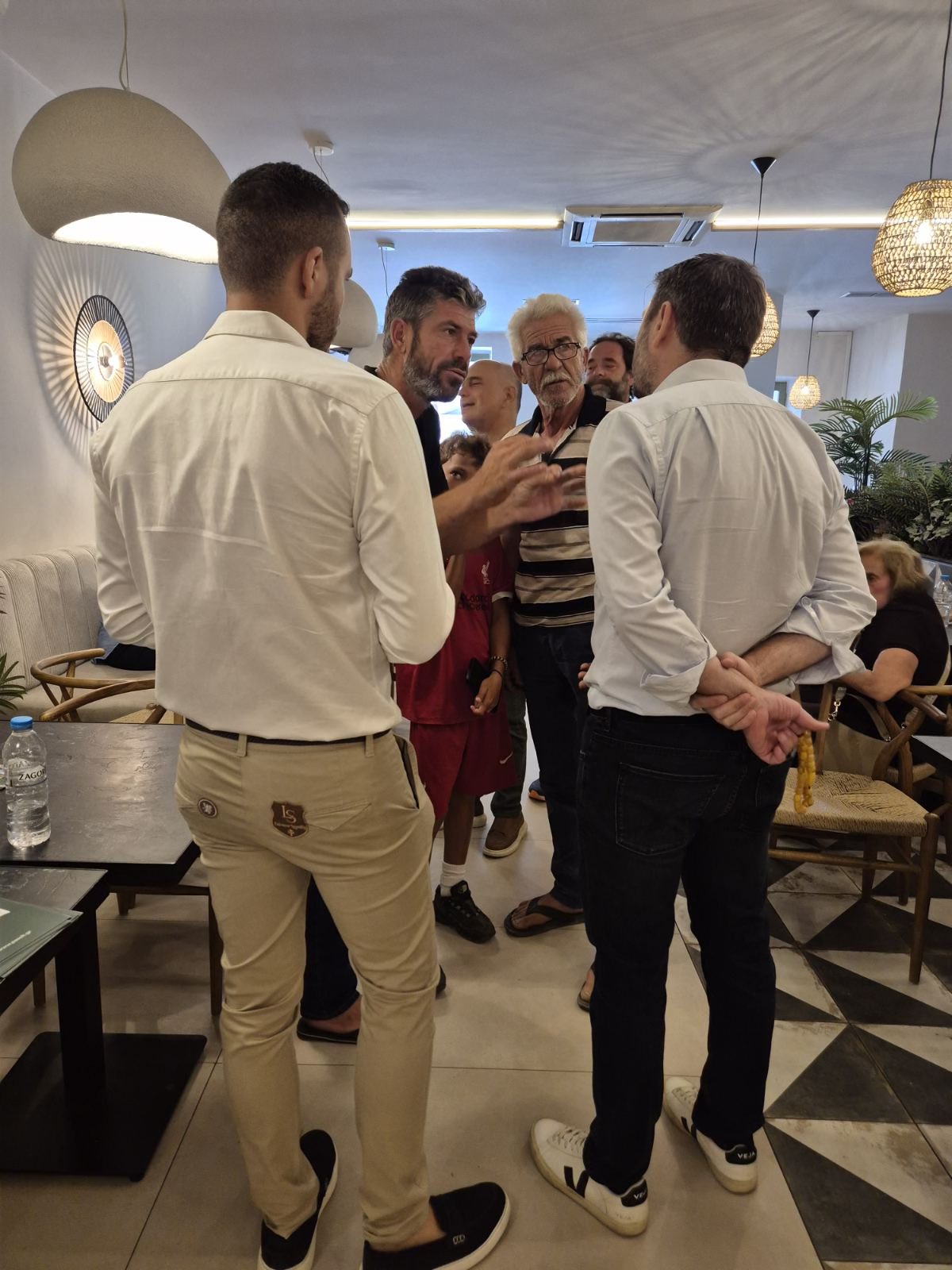Ανδρουλάκης από τη Λέρο: Στο τραπέζι ακτοπλοϊκά, Νοσοκομείο και τουρκικά αλιευτικά – Τι του είπαν οι κάτοικοι