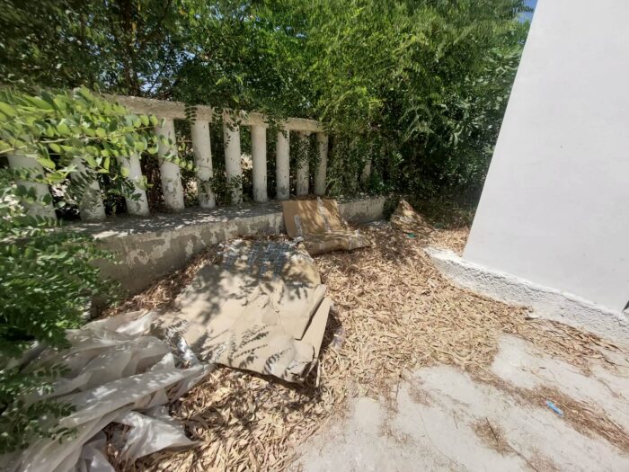 ΓΙΩΡΓΑΛΛΗΣ ΜΙΧΑΛΗΣ: Το πρώην Δημοτικό Σχολείο Καρδάμαινας καταρρέει – Η εγκατάλειψη έχει την υπογραφή της δημοτικής αρχής !!