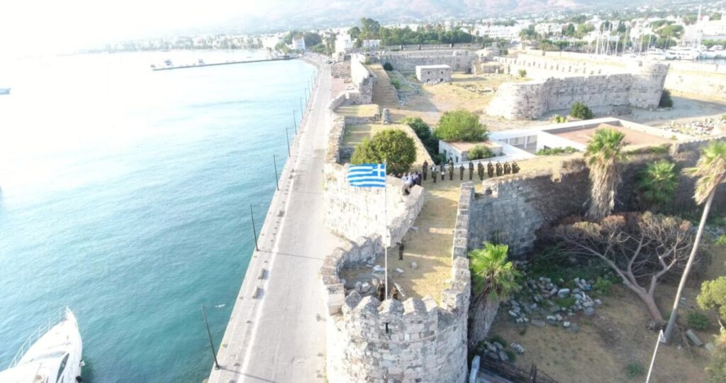  Για πρώτη φορά έπαρση και υποστολή της ελληνικής σημαίας στο Κάστρο της Νεραντζιάς