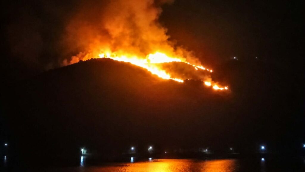 Μετά τις φωτιές, φόβος για πλημμύρες στην Κάλυμνο: Άμεση χρηματοδότηση ζητά ο Μάνος Κόνσολας Μετά τις φωτιές, φόβος για πλημμύρες στην Κάλυμνο: Άμεση χρηματοδότηση ζητά ο Μάνος Κόνσολας